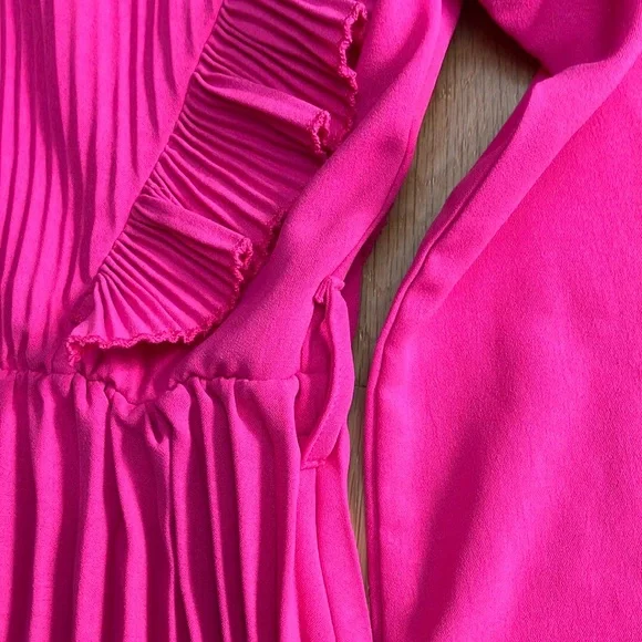 Vintage  Fuchsia Long Sleeve Dress with pleats and ruffles - Picture 4 of 5